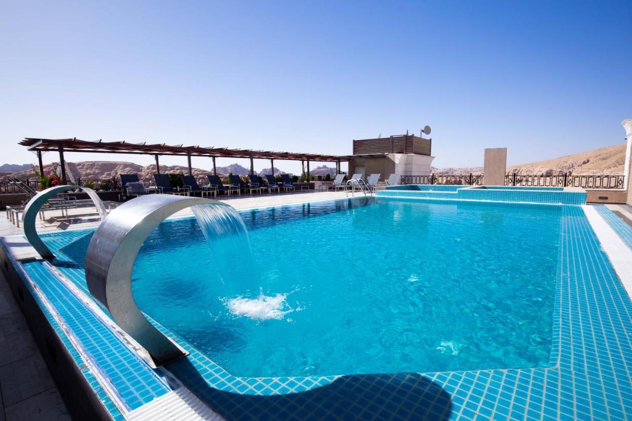 Petra Moon Luxury Hotel Wadi Musa Exteriér fotografie Rooftop pool at the Grand Hotel